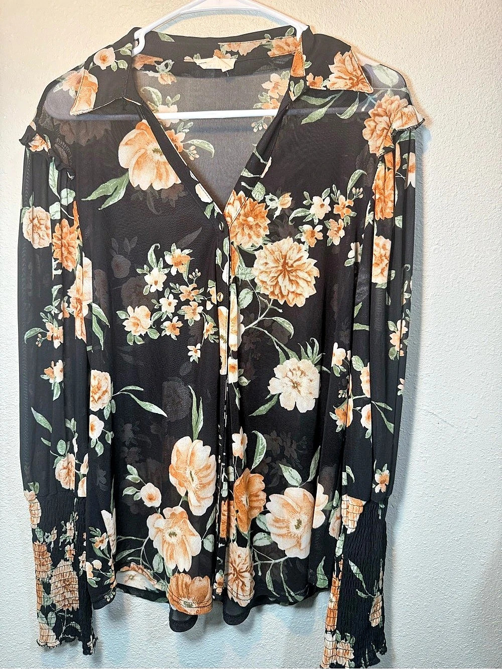 Ember Floral Long Sleeve Blouse in Black Size Medium